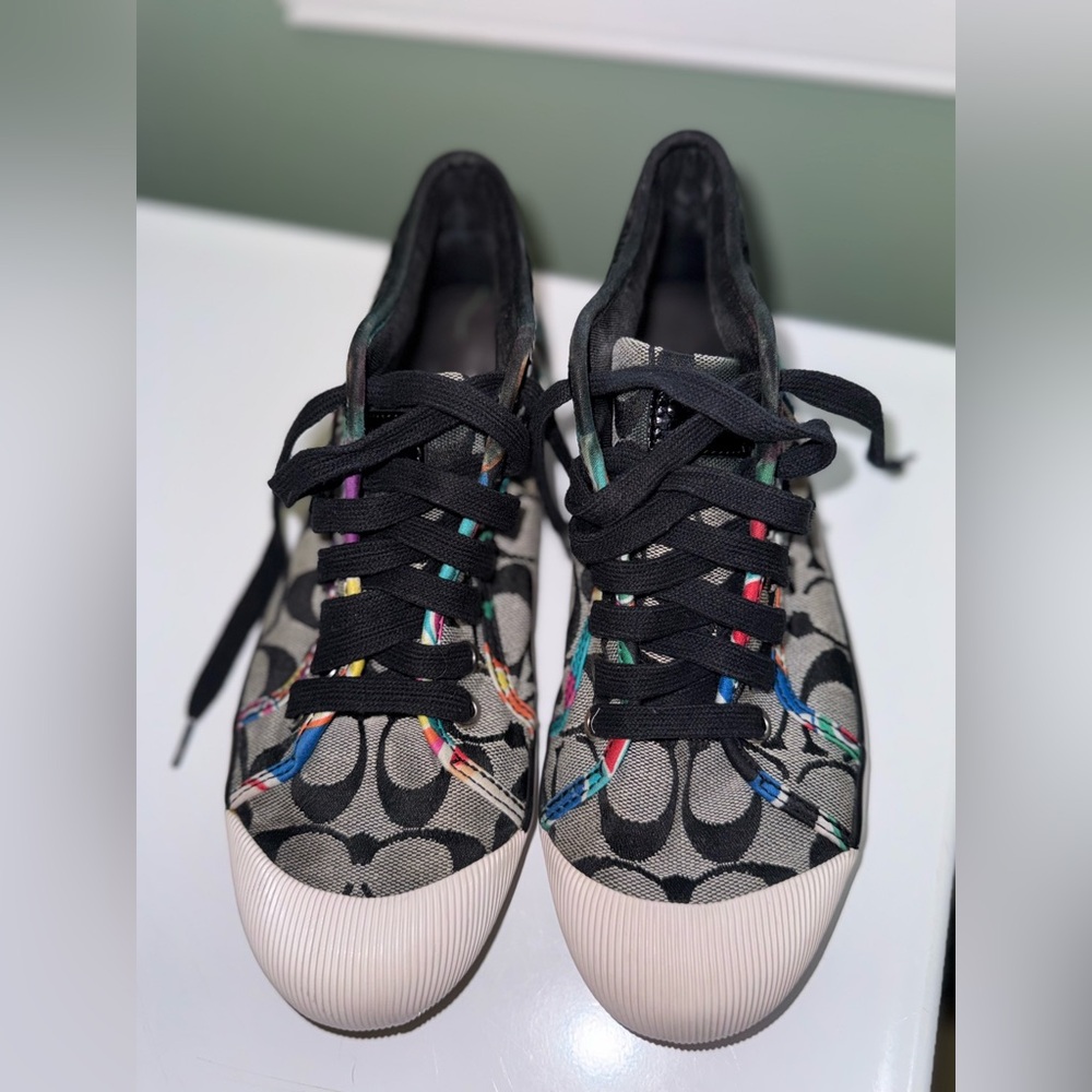 *RARE FIND* Authentic Vintage Coach Zoe A1000 Signature C Lace-Up Sneakers - Picture 2 of 9